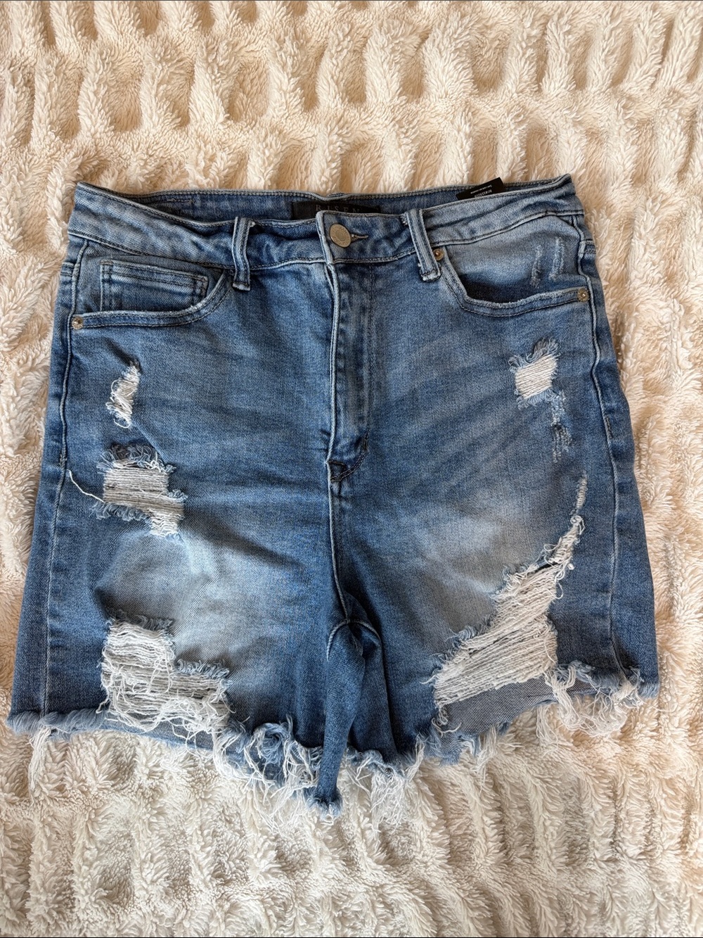 Risen Distressed High-Rise Distressed Denim Shorts in Blue- Large